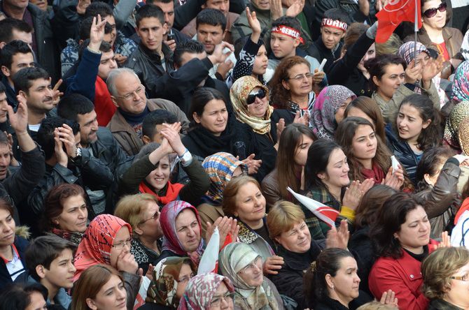 MHP LİDERi DEVLET BAHÇELİ AKHİSARLILAR İLE BULUŞTU